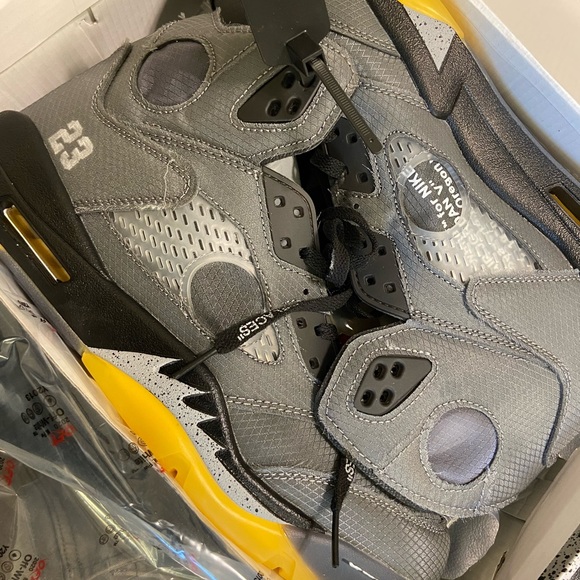 Size 13 Jordan 5 offwhite muslin new with box - Picture 2 of 2